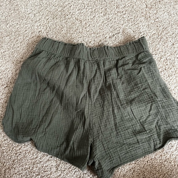 Universal threads green shorts - Picture 4 of 5